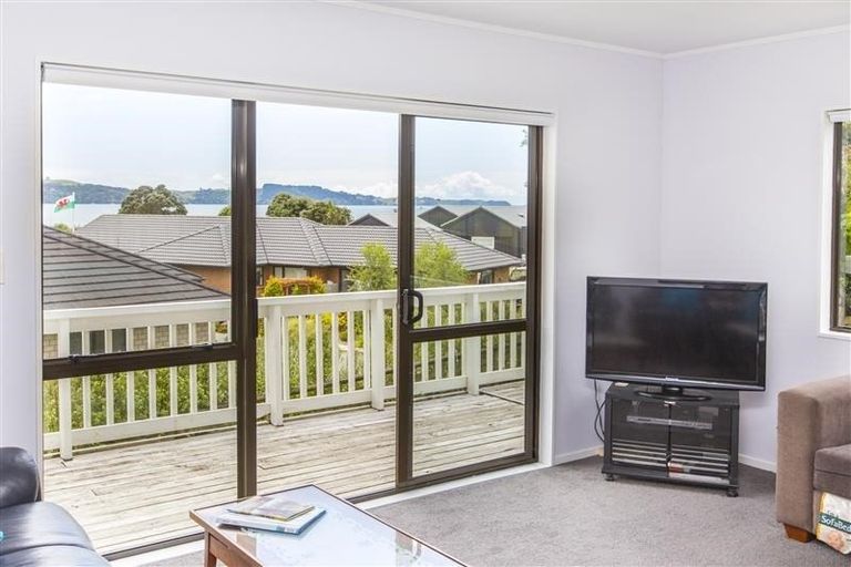 Photo of property in 18 Kahurangi Place, Snells Beach, 0920