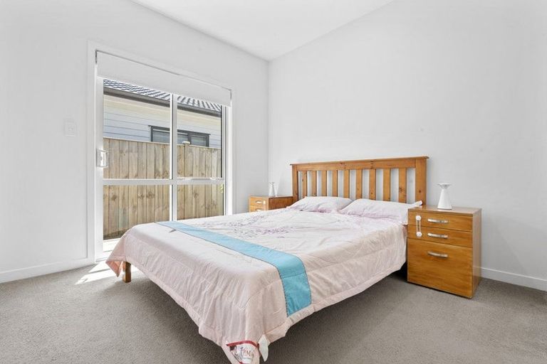 Photo of property in 18 Black Beech Crescent, Takanini, 2110