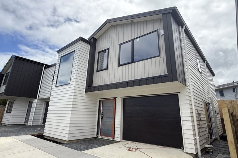Photo of property in 40 Normanton Street, Glenfield, Auckland, 0629