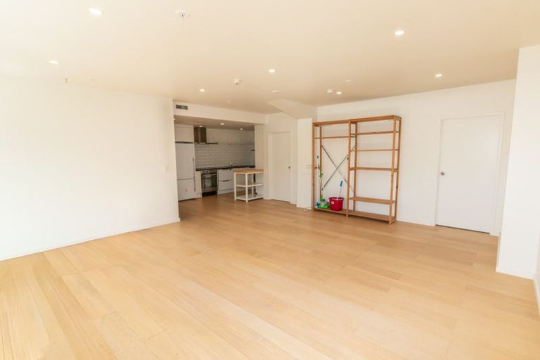 Photo of property in Quantum On Thorndon Quay, 5/163d Thorndon Quay, Pipitea, Wellington, 6011