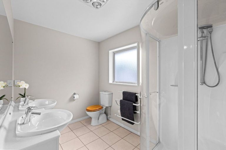 Photo of property in 21 Welsford Street, Woodend, 7610