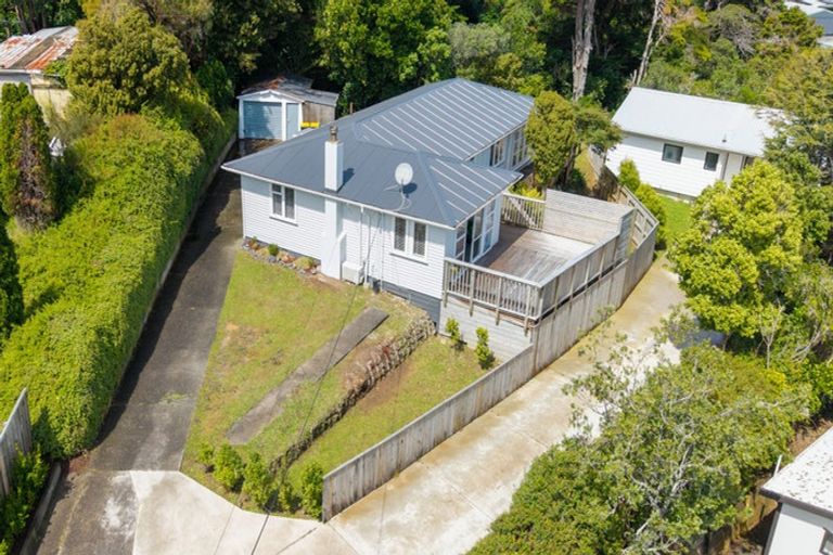 Photo of property in 21 Dorset Grove, Cannons Creek, Porirua, 5024