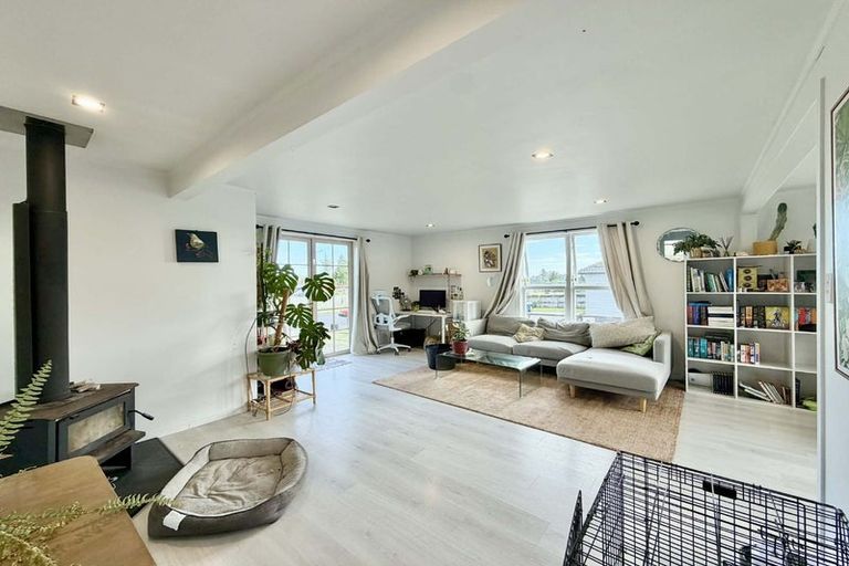 Photo of property in 5 Konini Street, Inglewood, 4330