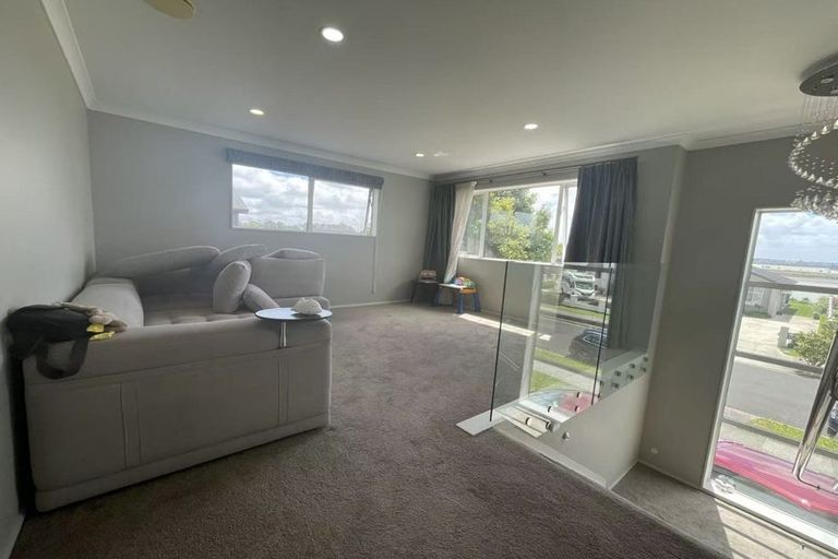 Photo of property in 28 Milano Boulevard, Karaka, Papakura, 2113