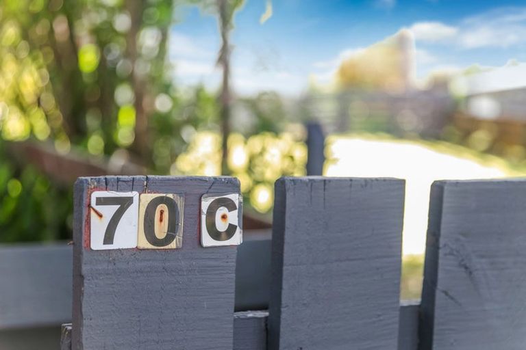 Photo of property in 3/70 Kaurilands Road, Titirangi, Auckland, 0604