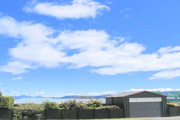 Photo of property in 167 Lake Terrace, Hilltop, Taupo, 3330