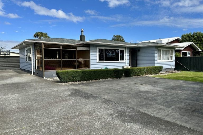 Photo of property in 12 Park Road, West End, Palmerston North, 4412