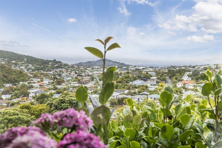 Photo of property in 25 Collier Avenue, Karori, Wellington, 6012