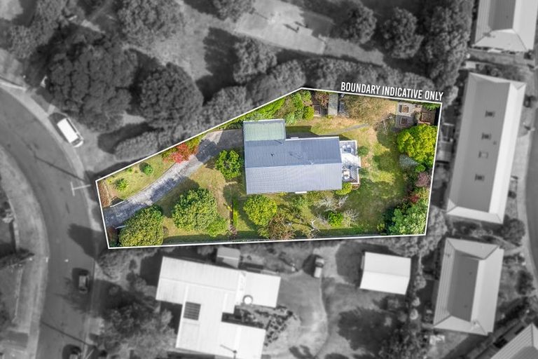 Photo of property in 22 Kaitawa Crescent, Paraparaumu, 5032