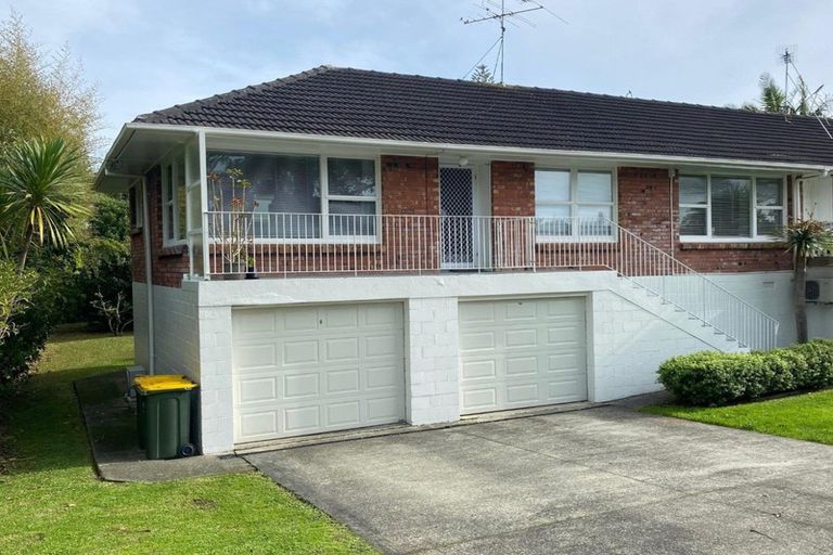 Photo of property in 1/216 Beach Road, Campbells Bay, Auckland, 0630