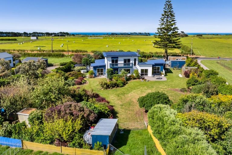 Photo of property in 475 Manawapou Road, Hawera, 4672