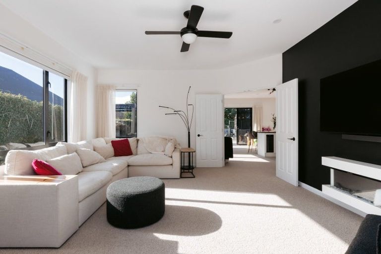 Photo of property in 5 Piha Close, Papamoa Beach, Papamoa, 3118