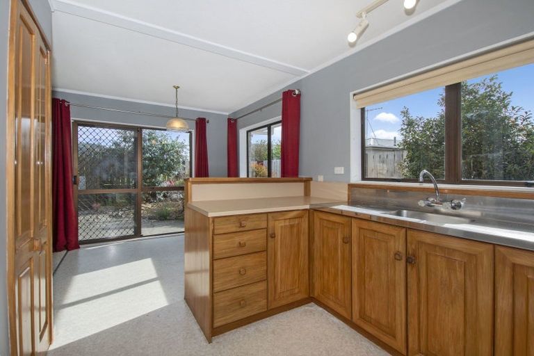 Photo of property in 3 Lilian Street, Te Kamo, Whangarei, 0112