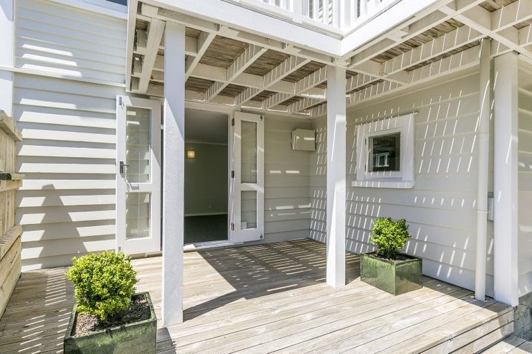 Photo of property in 59 Severn Street, Island Bay, Wellington, 6023