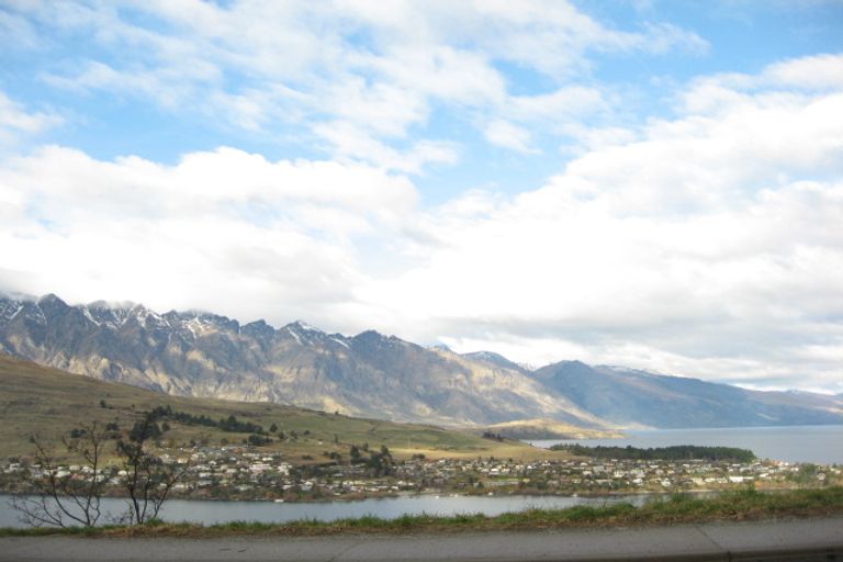 Photo of property in 112 Hensman Road, Queenstown, 9300