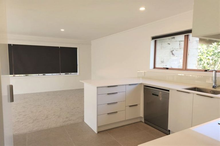 Photo of property in 2/28 Marua Road, Ellerslie, Auckland, 1051