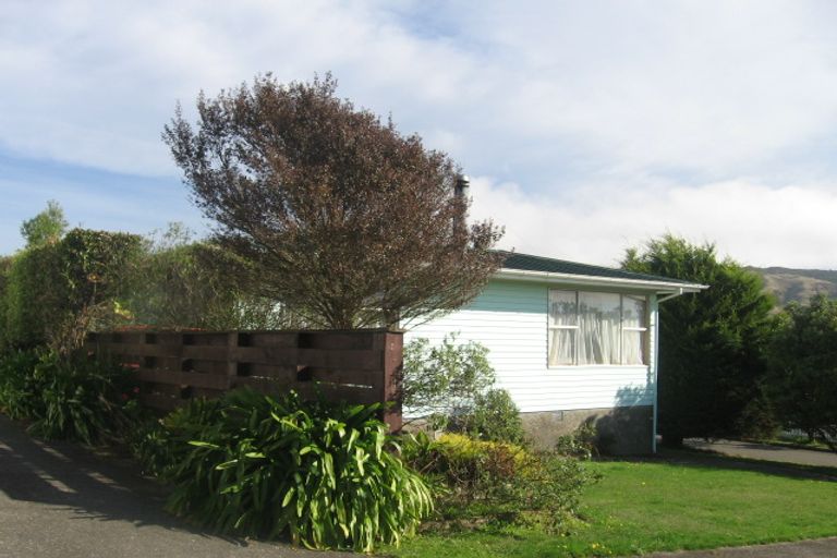 Photo of property in 58 Ernest Street, Ranui, Porirua, 5024