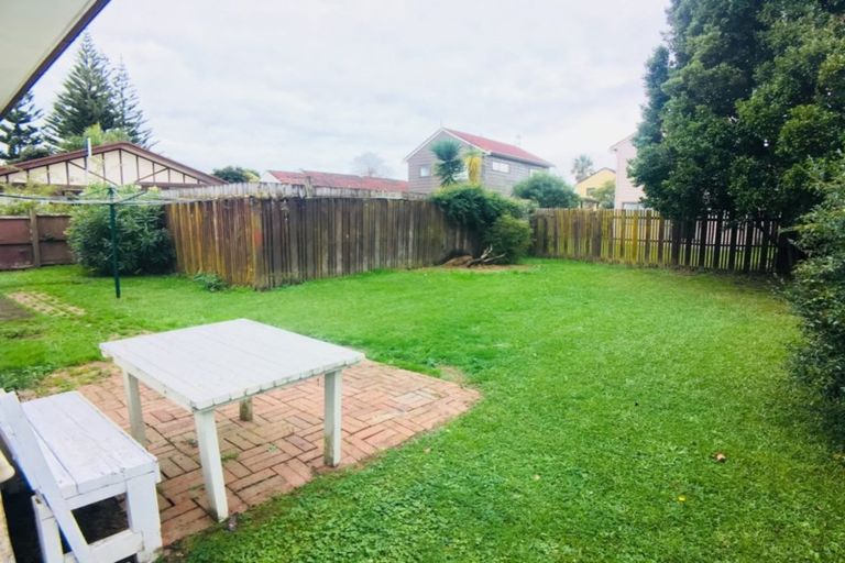 Photo of property in 3/7 Highland Park Drive, Highland Park, Auckland, 2010