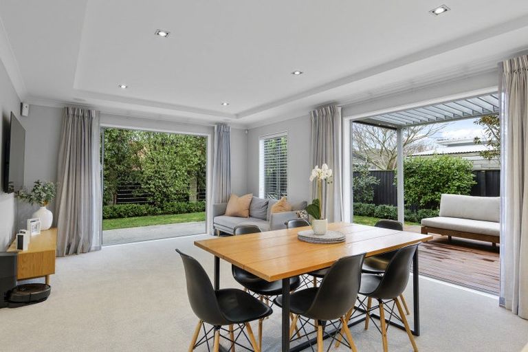 Photo of property in 133b Memorial Avenue, Burnside, Christchurch, 8053