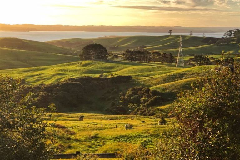 Photo of property in 197 Oyster Point Road, Kaukapakapa, Warkworth, 0984