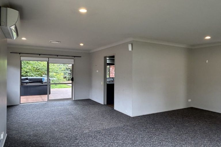 Photo of property in 8 Girvan Terrace, Wattle Downs, Auckland, 2103