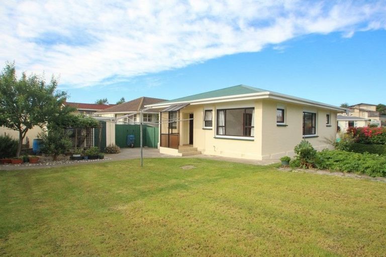 Photo of property in 6 Oxford Street, Holmes Hill, Oamaru, 9401