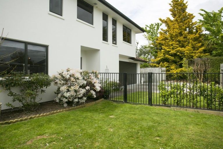 Photo of property in 2/17 Rainbow Drive, Rainbow Point, Taupo, 3330