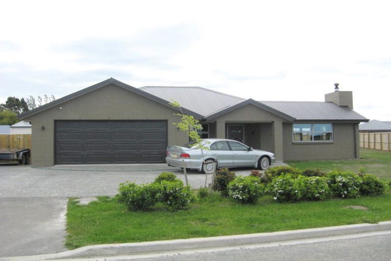 Photo of property in 25 Willowside Place, Amberley, 7410