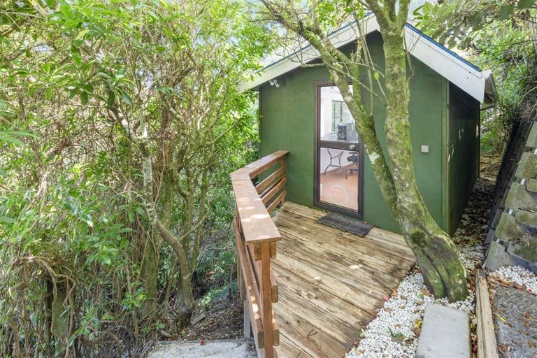 Photo of property in 2 Ramsey Place, Karori, Wellington, 6012
