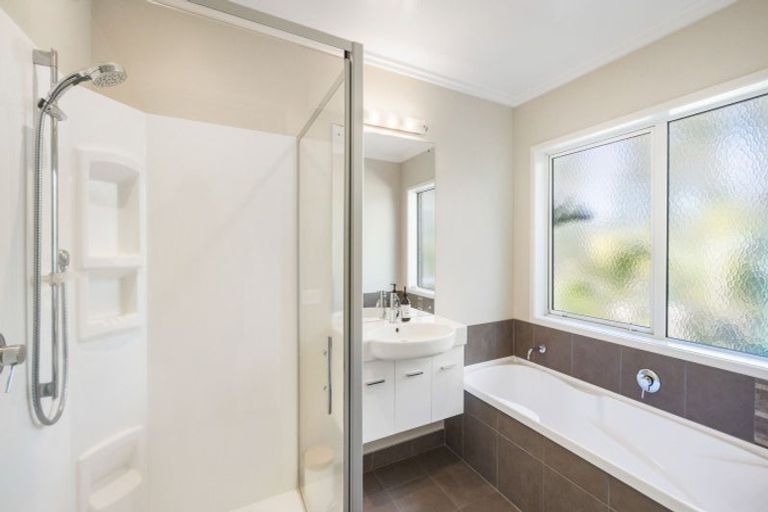 Photo of property in 47 Chamberlain Road, Bombay, 2675