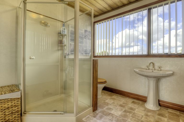 Photo of property in 71 St Annes Crescent, Wattle Downs, Auckland, 2103