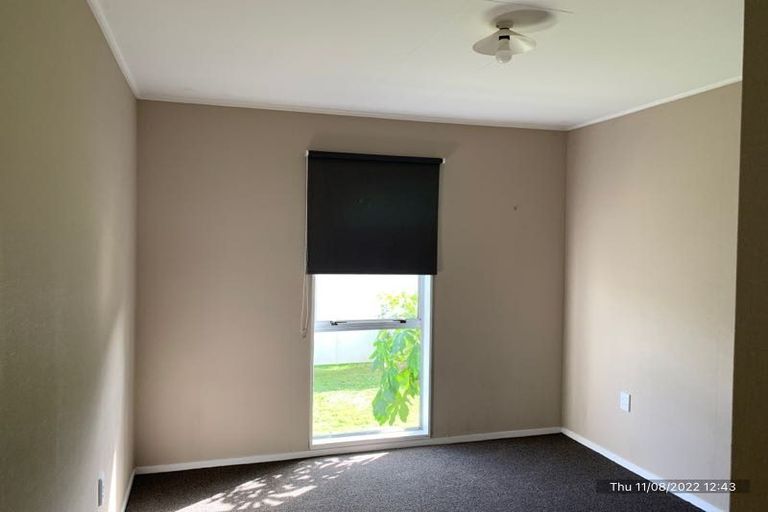 Photo of property in 15a Featherston Street, Levin, 5510