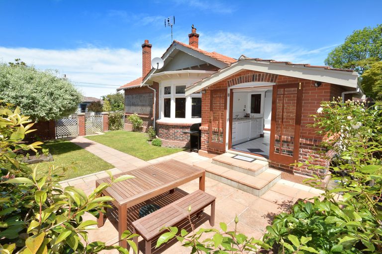 Photo of property in 6 Mcgeorge Avenue, Mornington, Dunedin, 9011