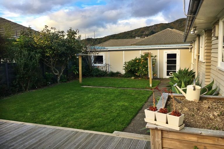 Photo of property in 37a Porutu Street, Fairfield, Lower Hutt, 5011