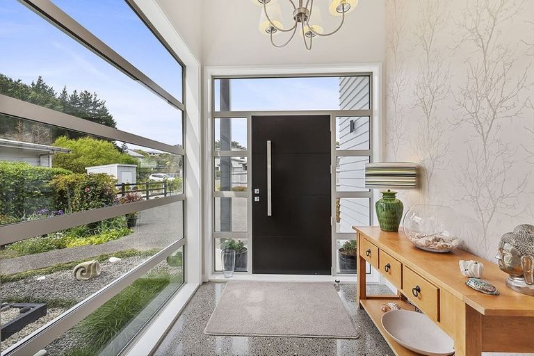Photo of property in 4 Shoal Place, Whitby, Porirua, 5024