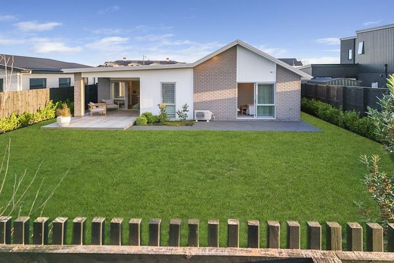 Photo of property in 31 Overton Street, Rototuna North, 3210