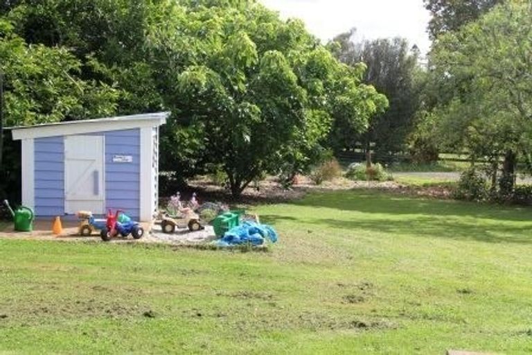 Photo of property in 77 Lewis Road, Karaka, Papakura, 2580