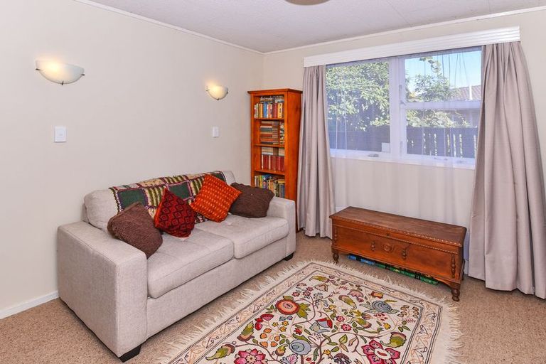 Photo of property in 14 Tatariki Street, Rosehill, Papakura, 2113