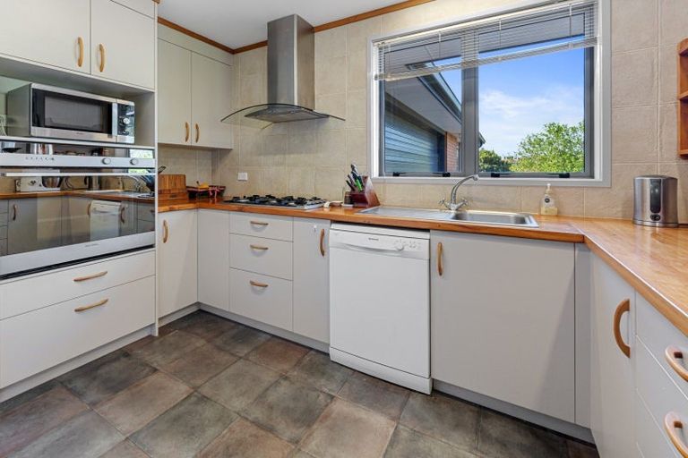 Photo of property in 5 Olive Close, Omokoroa, 3114