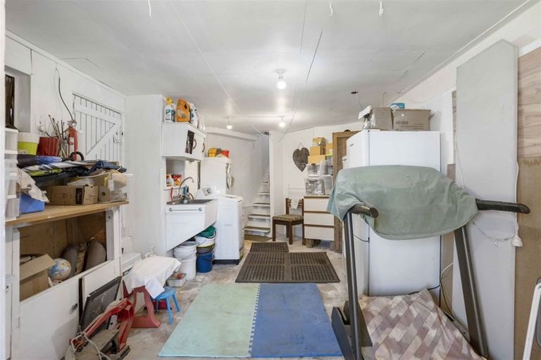 Photo of property in 144 Pigeon Mountain Road, Half Moon Bay, Auckland, 2012