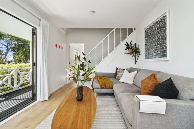 Photo of property in 2/208 Rangatira Road, Beach Haven, Auckland, 0626