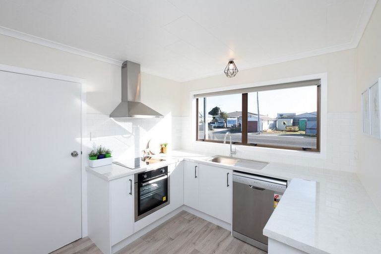 Photo of property in 24 Albion Street, Hawera, 4610