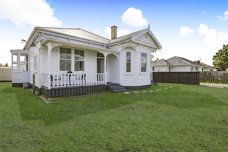 Photo of property in 32 Hunua Road, Papakura, 2110