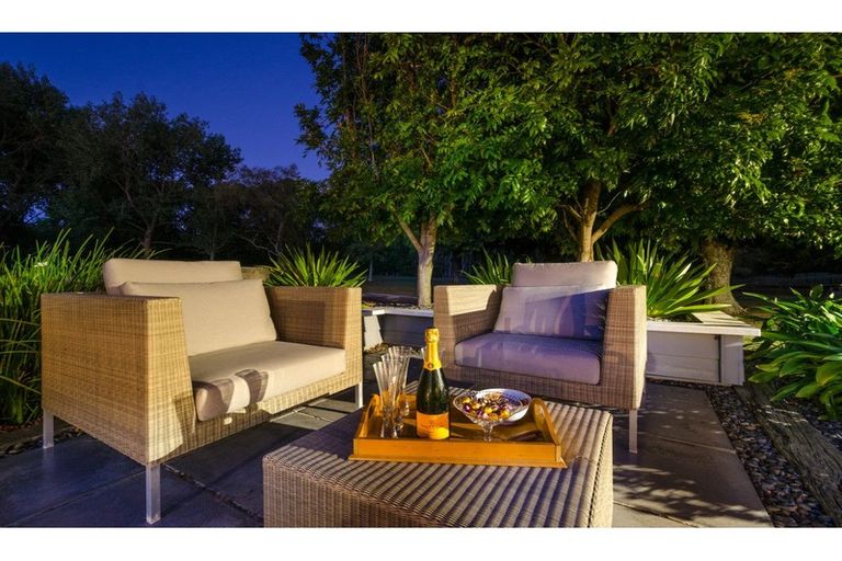 Photo of property in 55 Riverhead Road, Kumeu, 0810