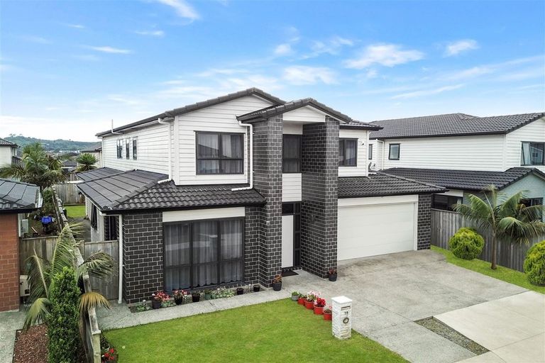Photo of property in 16 Listack Drive, Flat Bush, Auckland, 2019