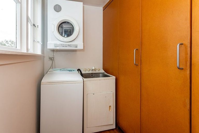 Photo of property in 1060 Great North Road, Point Chevalier, Auckland, 1022