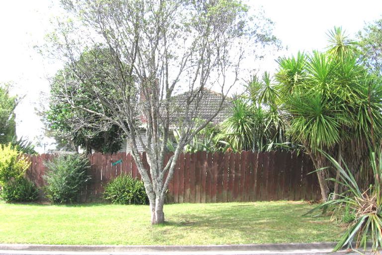 Photo of property in 2/5 Putney Place, Ranui, Auckland, 0612