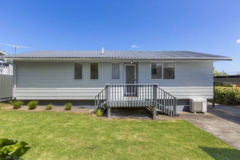 Photo of property in 1/15 Pine Street, New Lynn, Auckland, 0600
