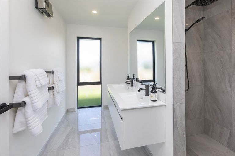 Photo of property in 15 Claremont Crescent, Amberley, 7410