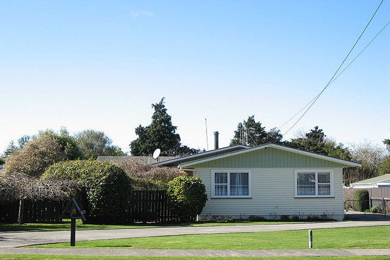 Photo of property in 13 Skerman Street, Marton, 4710